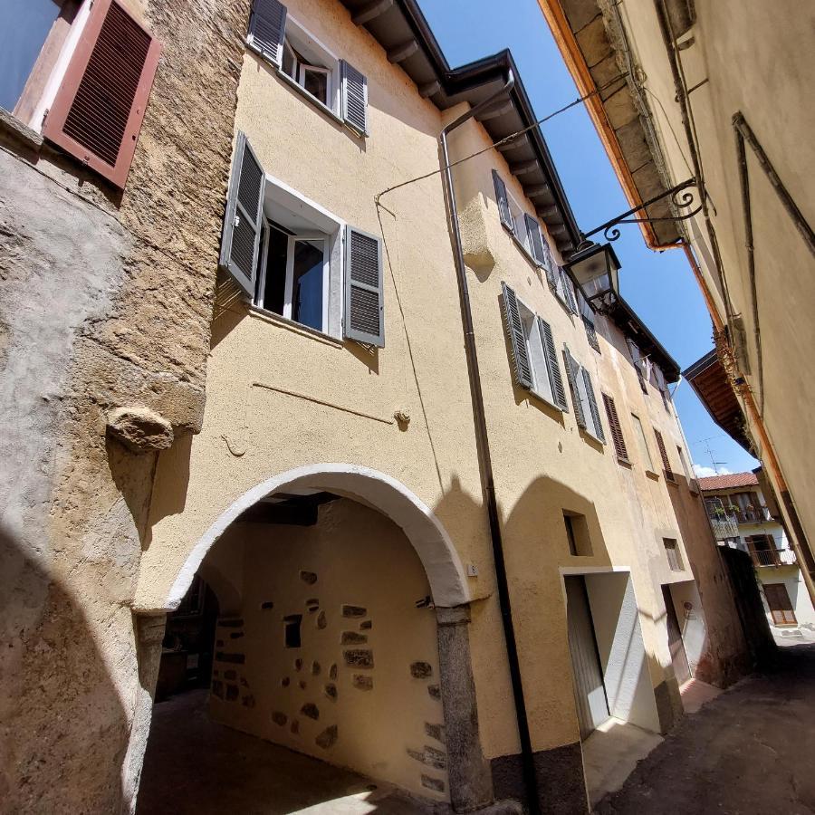 Anju D'Oro & Azzurro - Charming Apartments Lesa Esterno foto