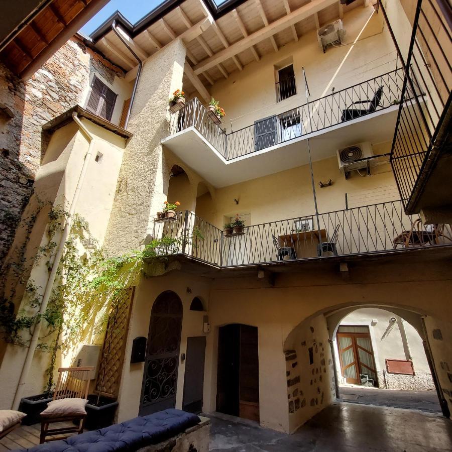 Anju D'Oro & Azzurro - Charming Apartments Lesa Esterno foto